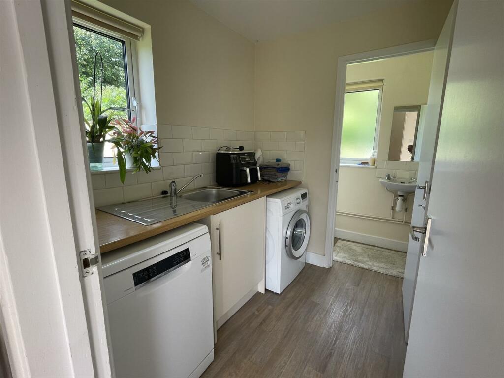 utility room.jpg