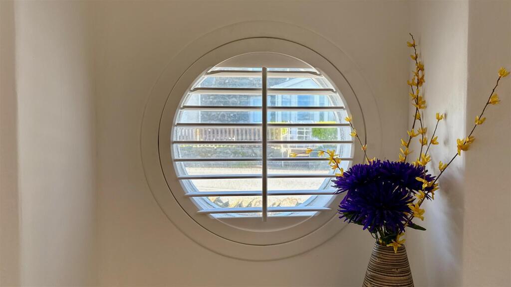 feature window