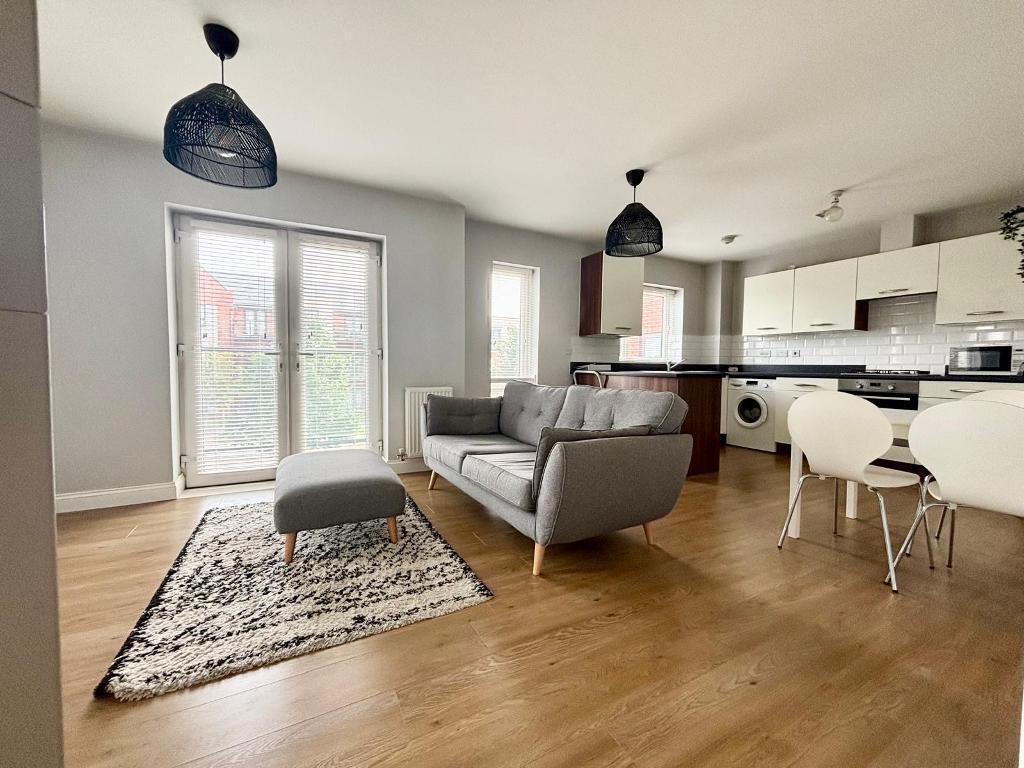 Open Plan Lounge / Kitchen / Dining