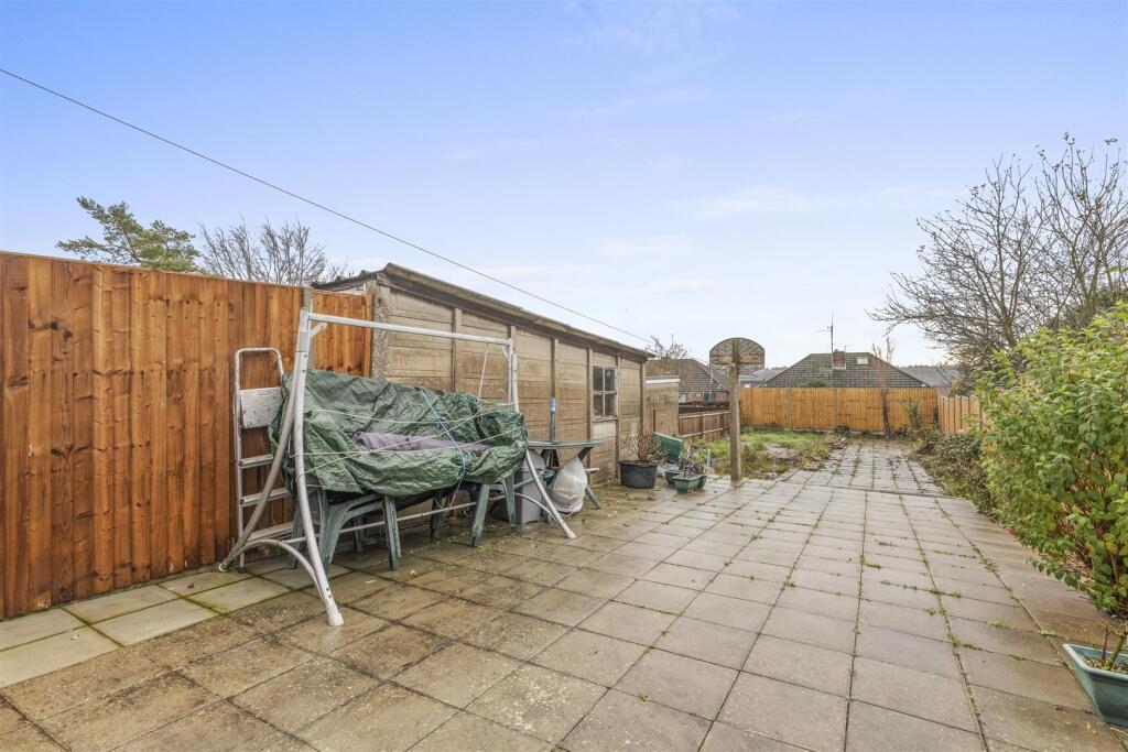 123 Walton Drive, HP13 6UA-12.jpg
