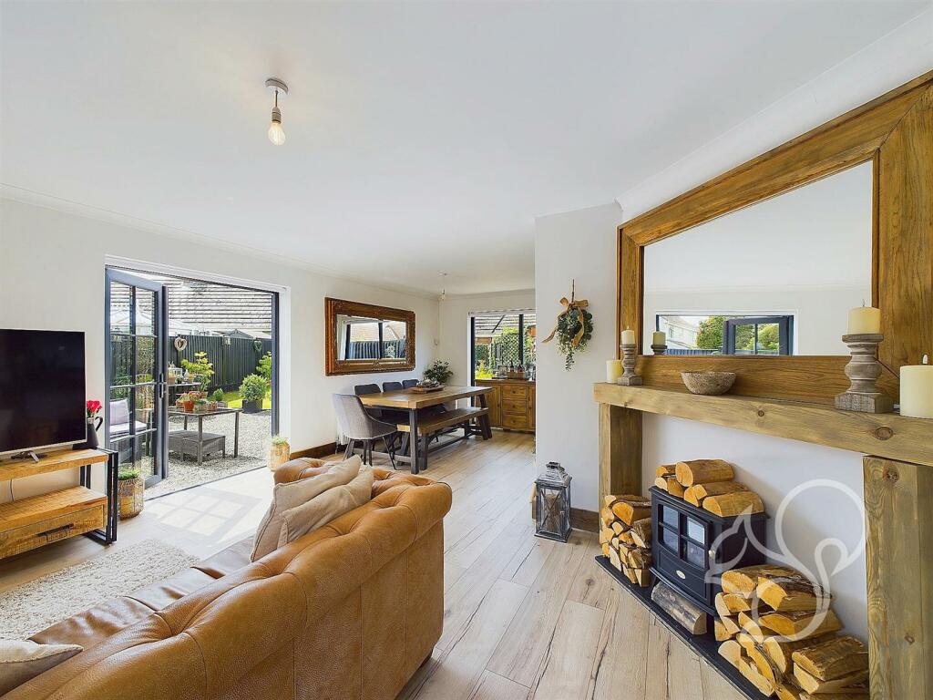 lounge to dining area
