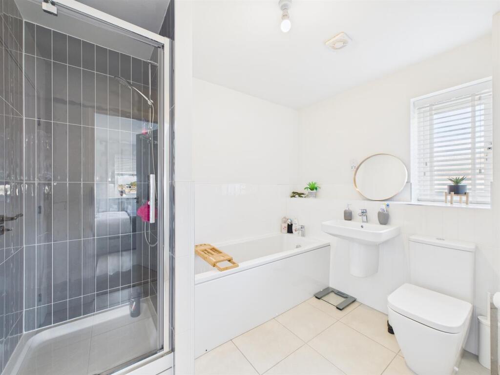 Principal Bathroom