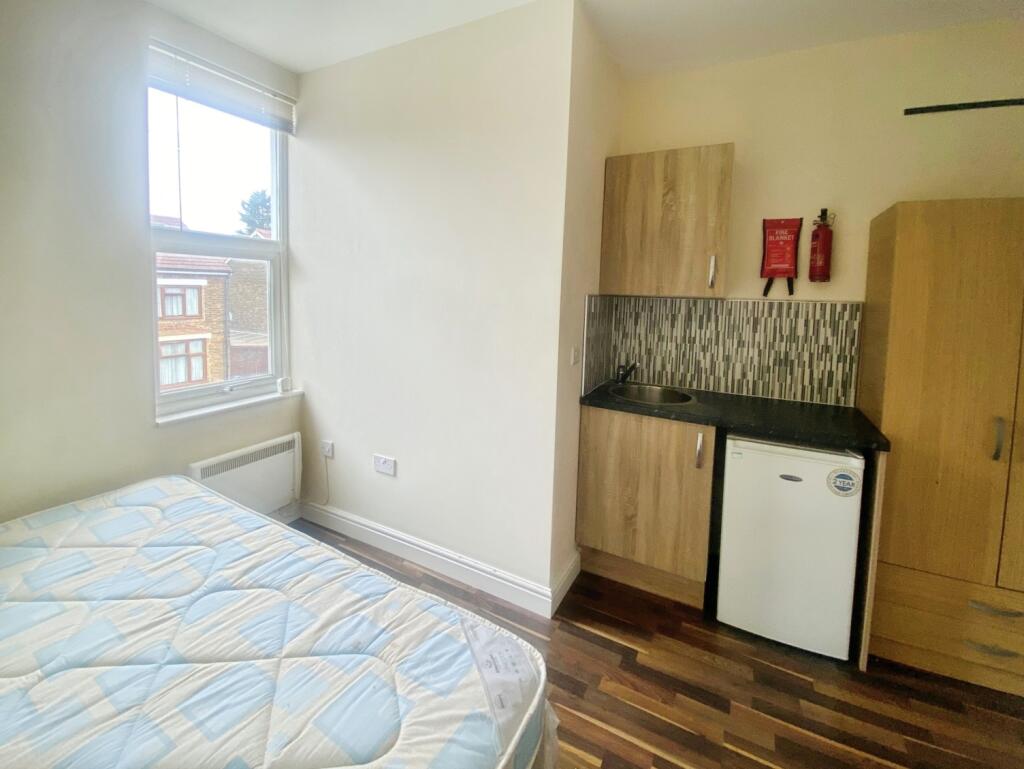 9427256d-kitchen.bed