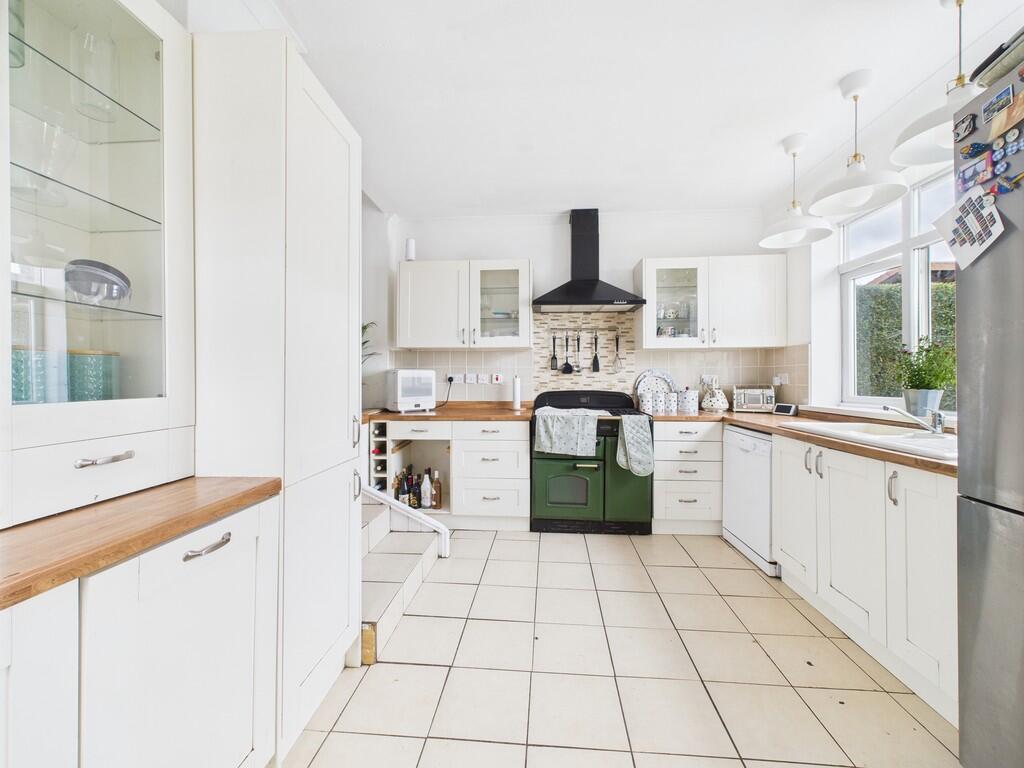 CAM02089G0-PR0546...