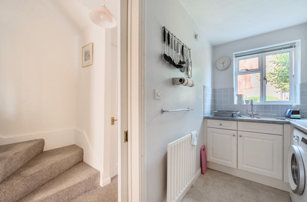 1355251-21-68da7f...