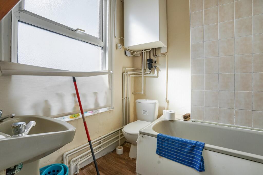 Flat 1, 110 Portland Road, South Norwood London, SE25 4PJ