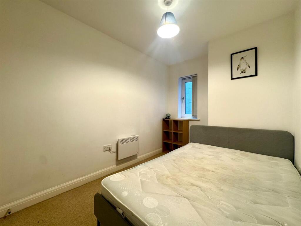 Second bedroom pic 3.jpeg