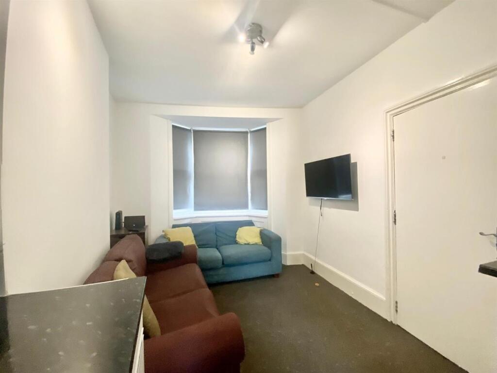 17 Ditch Rd satish16.jpg