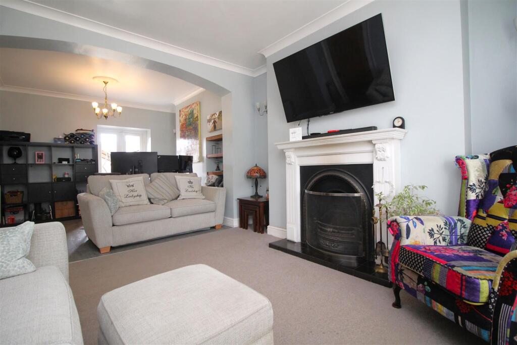 living room 1 .JPG