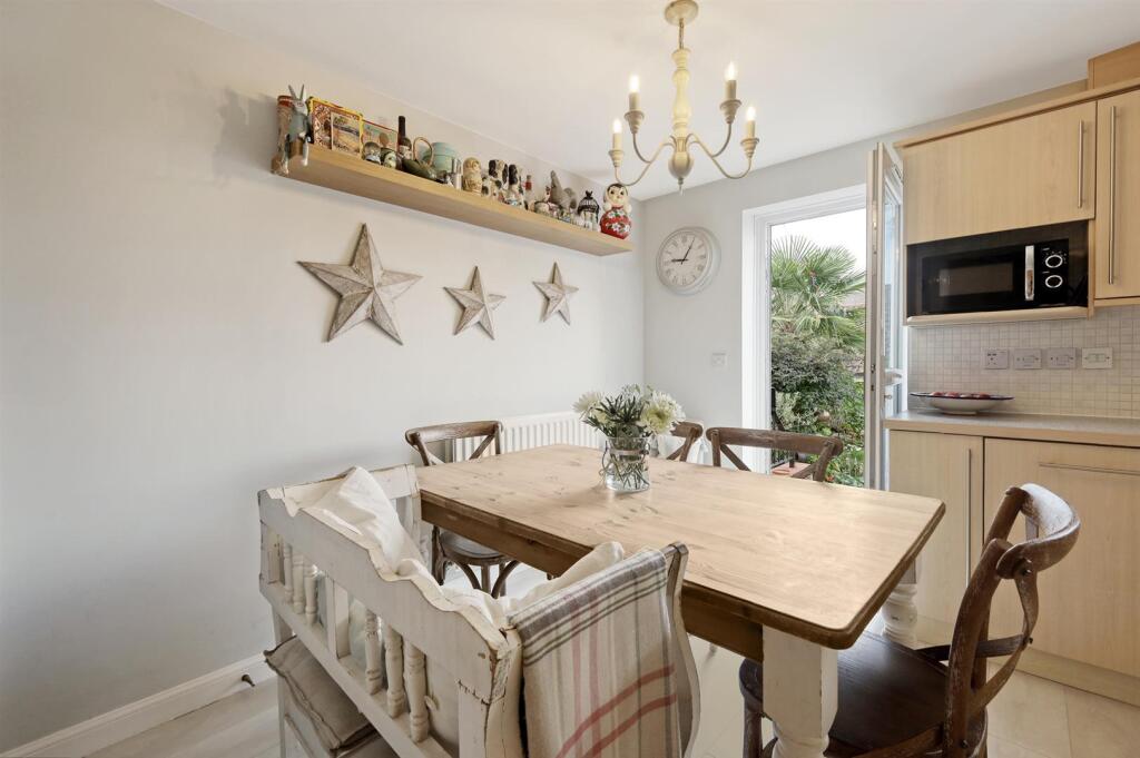 Kitchen dining room