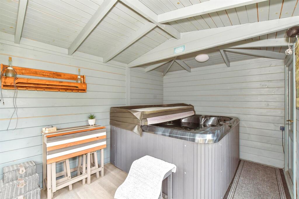 Workshop/Outbuildings