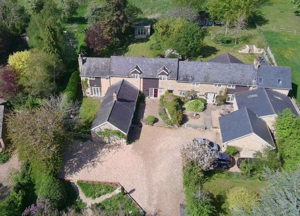 6d34083a-b283-40e8-96ad-29957aebff2c1