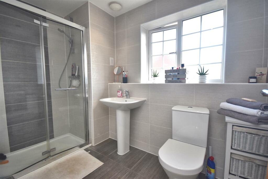Ensuite.jpg