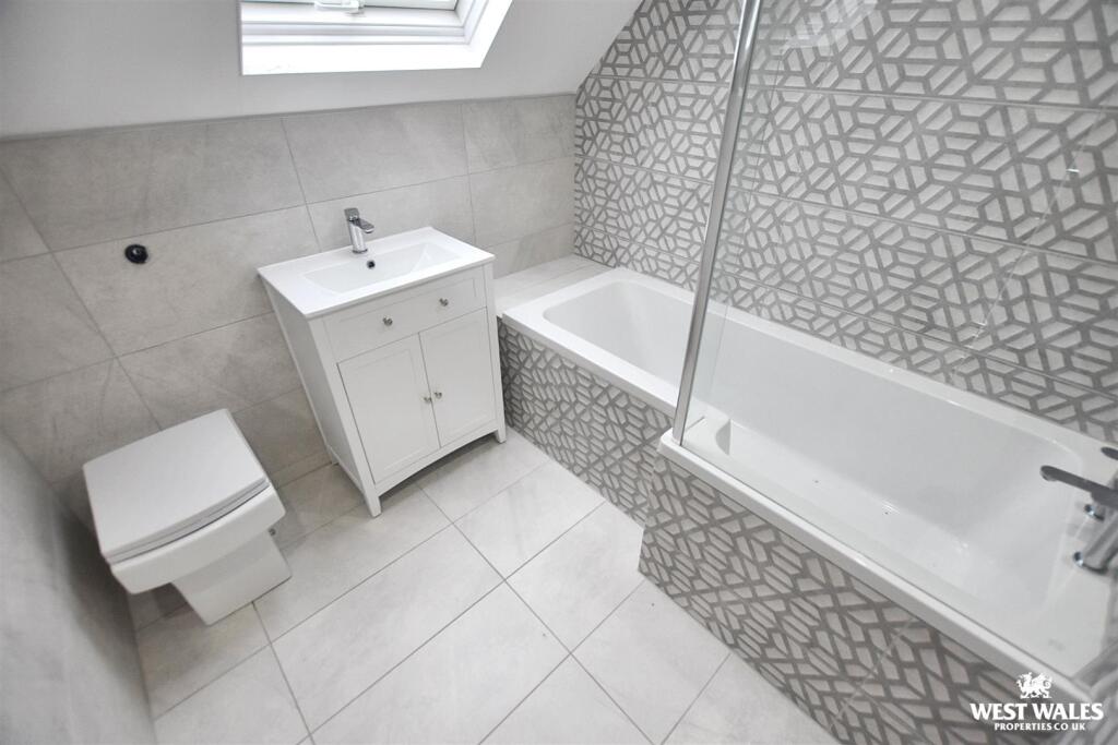 2 - 2025-11-16T204350.735.jpg