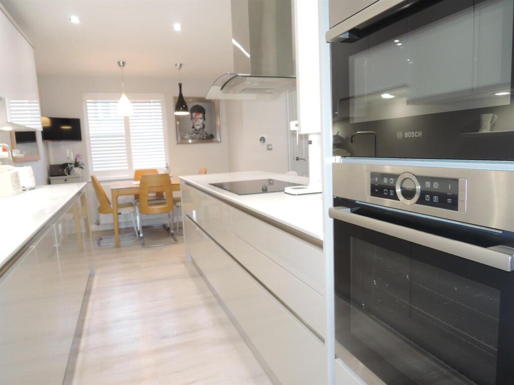 Kitchen / Breakfast Room