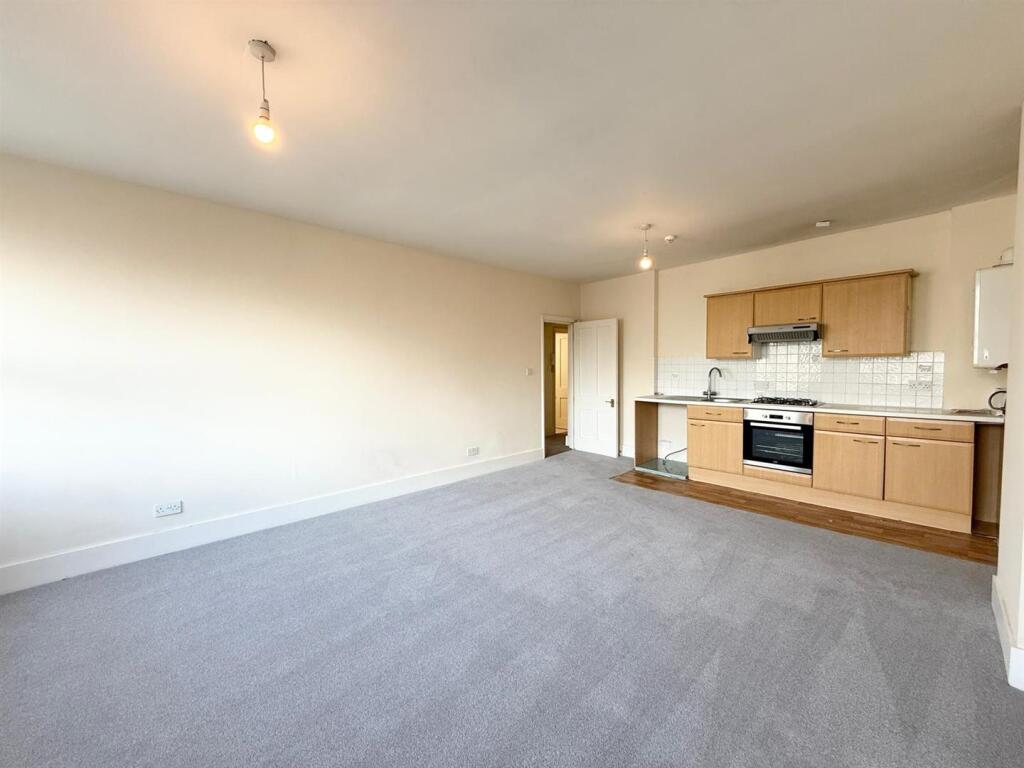 LoungeKitchen.jpg