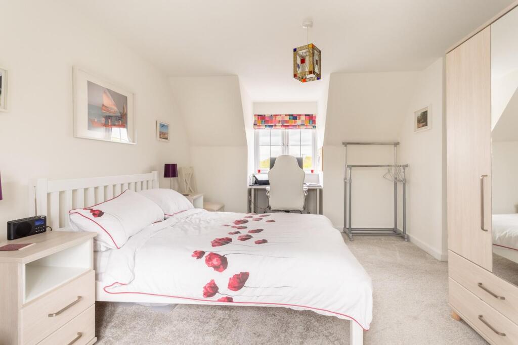 Charlwood Drive-19.jpg