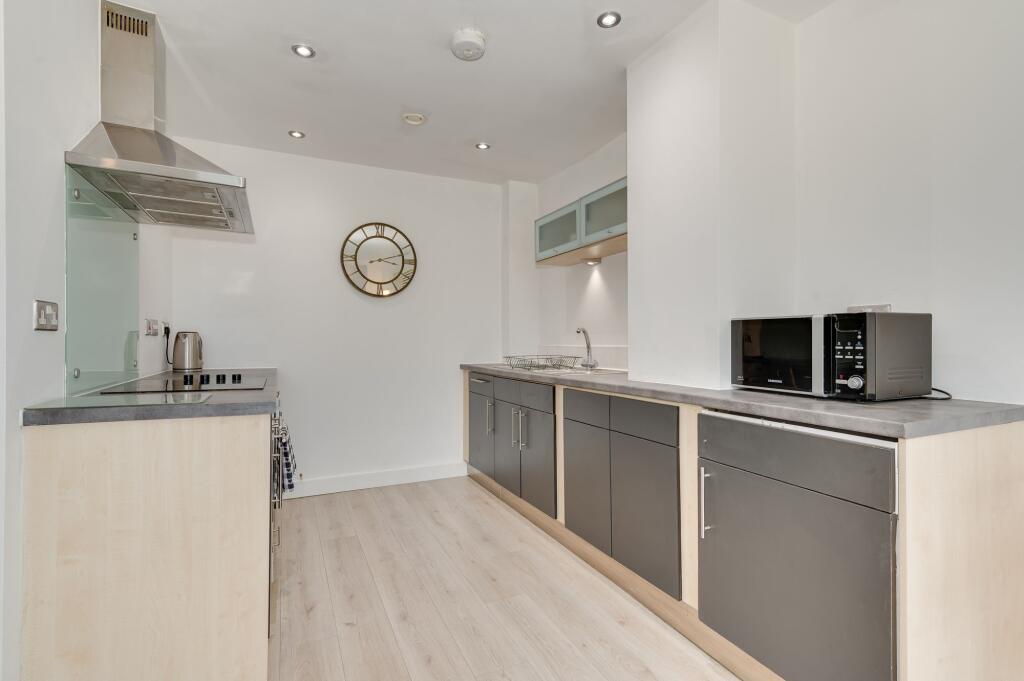 OPEN PLAN KITCHEN, LIVING ROOM AND DINER