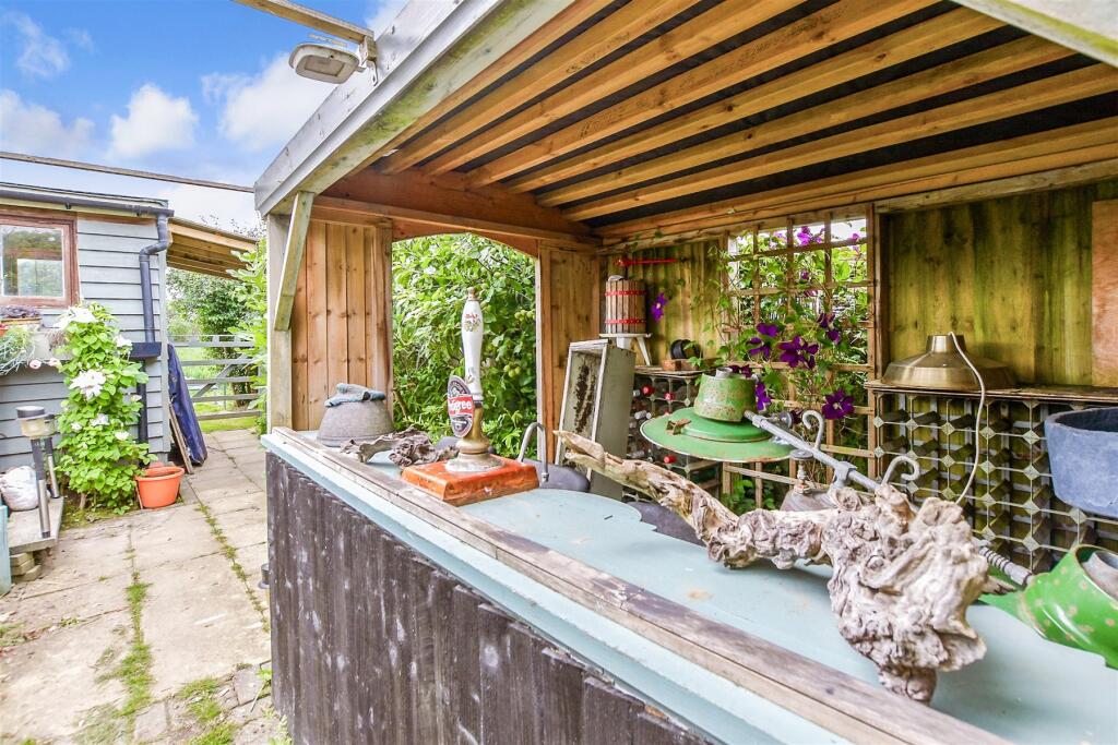 Workshop/Outbuildings