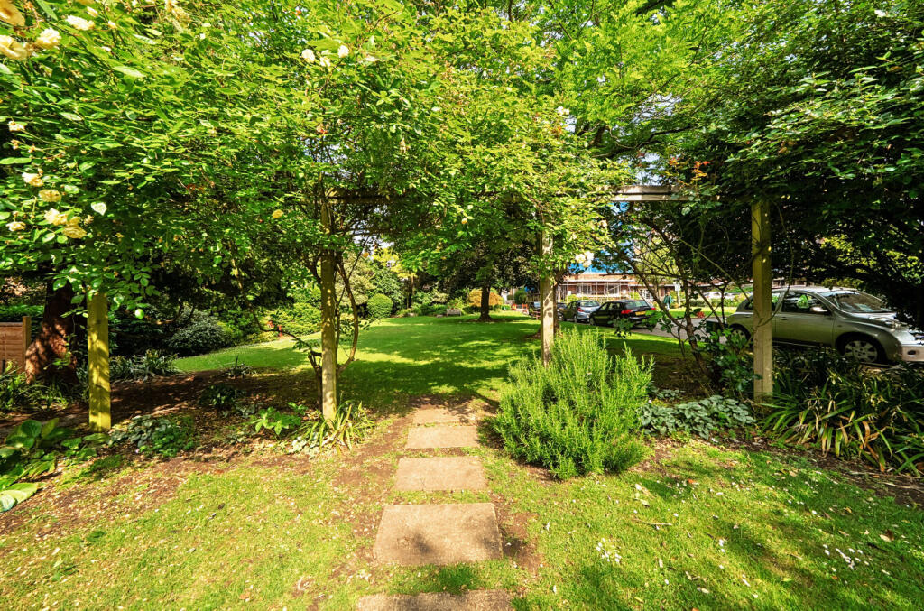 1305611-10-6846a4...