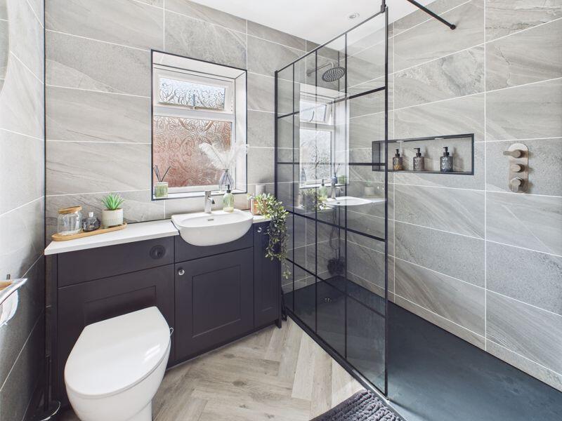 Family Shower Room