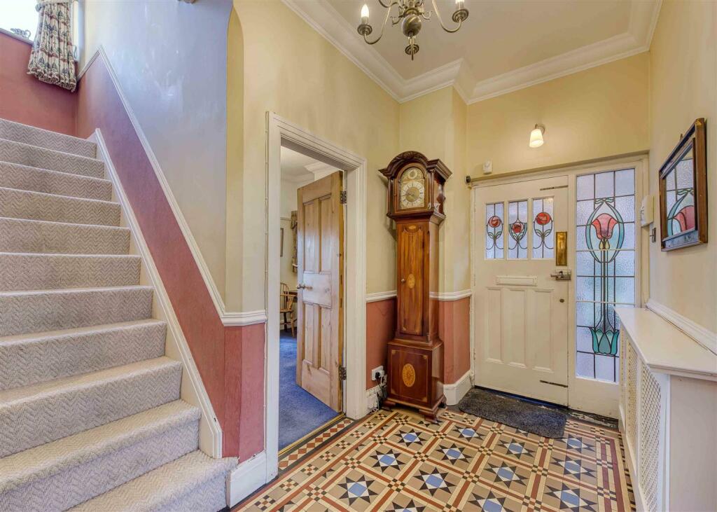 14 Danescourt Road-hall2.jpg