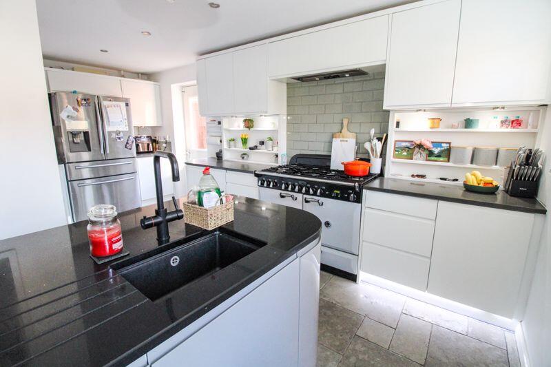 Kitchen/Dining Space
