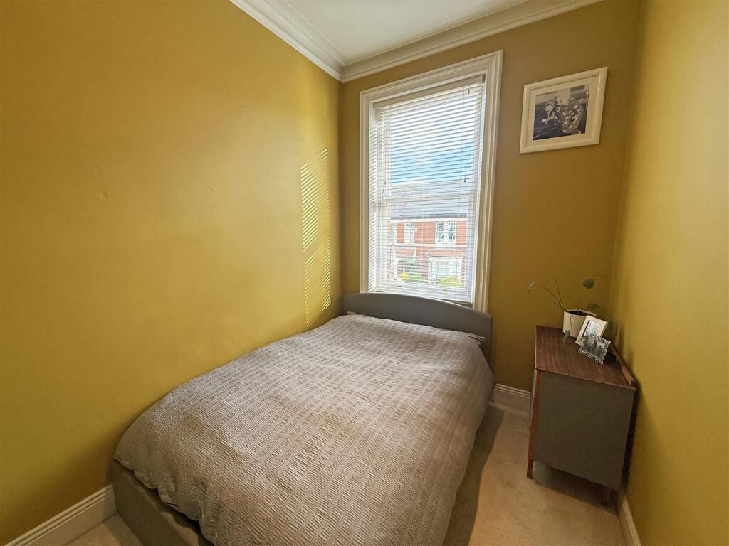 Bedroom 4.jpg