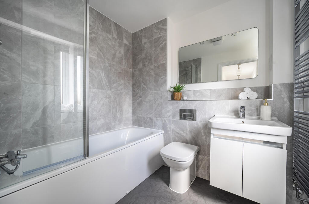 1348196-18-68bef4...