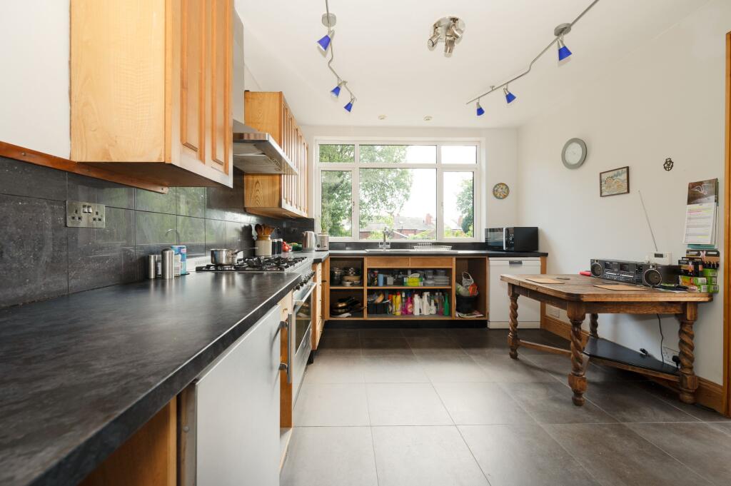 KITCHENS AND RECEPTION ROOMS