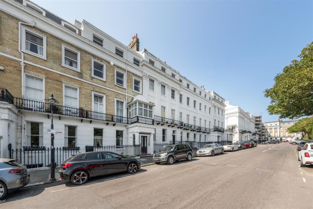 Flat 16, 5-6 Sussex Square-16.jpg