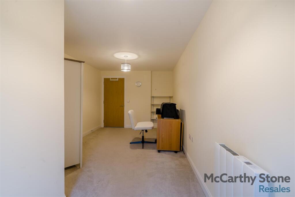 8635393-interior15.jpg