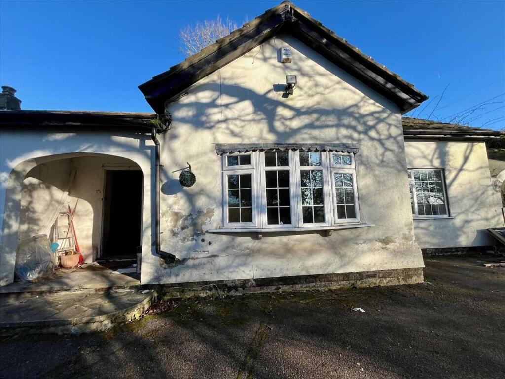 Watling Street, Radlett, WD7.