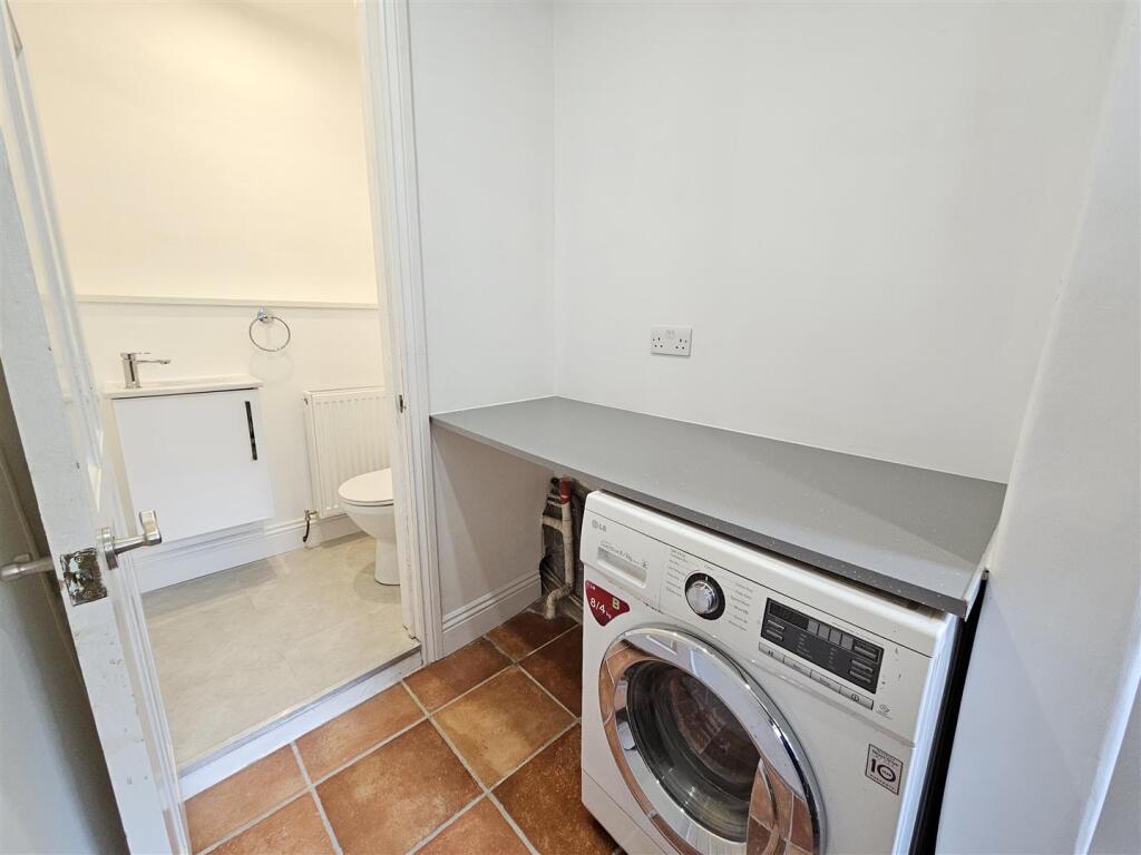 Utility and Cloakroom.jpg