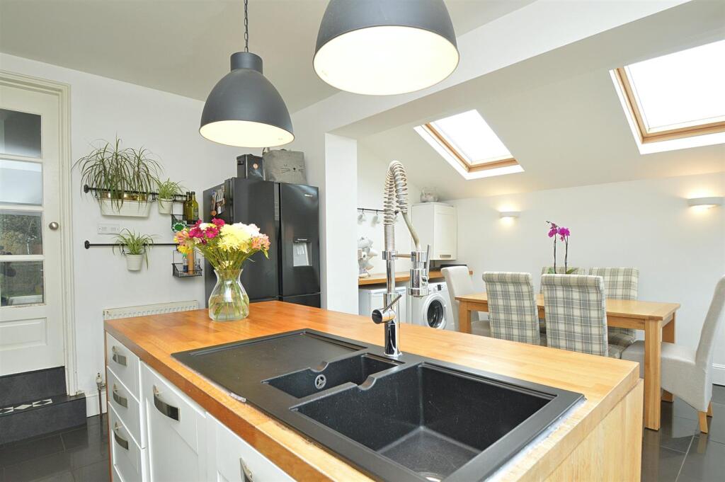 resizedKitchen4.jpg