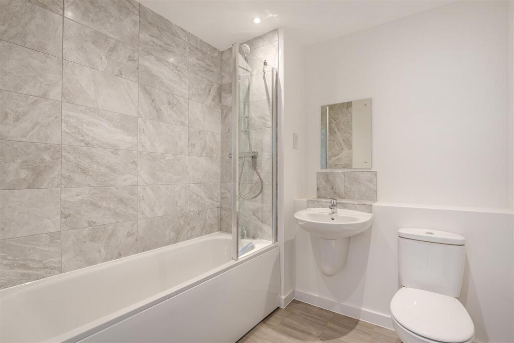 Bathroom.jpg