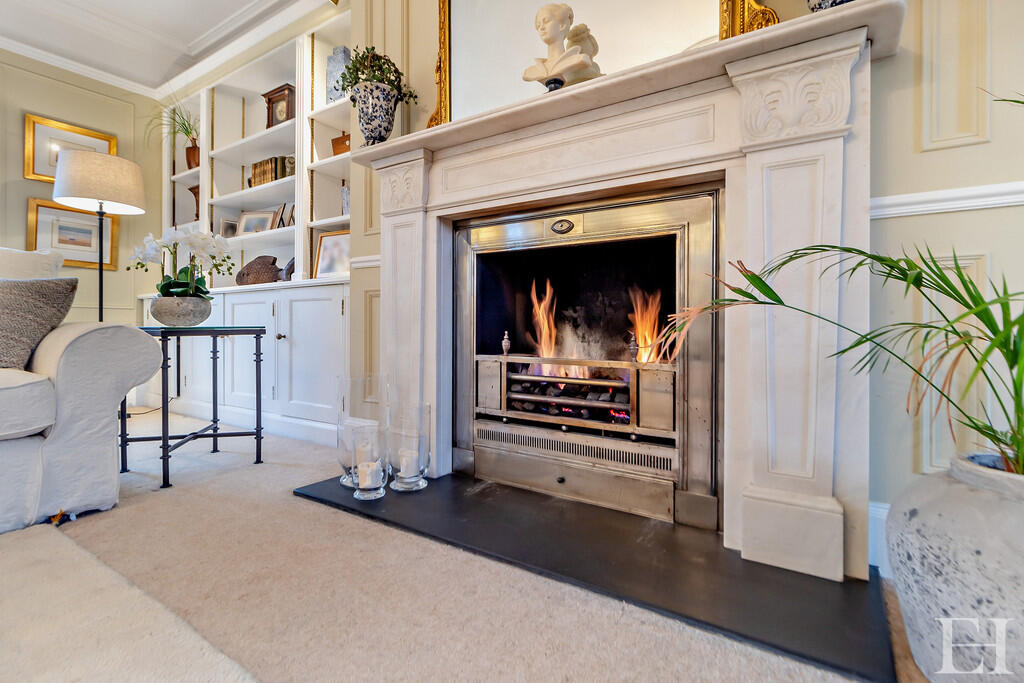 8632598-interior2...