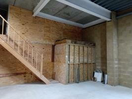 U17_Warehouse_corner_1.jpg