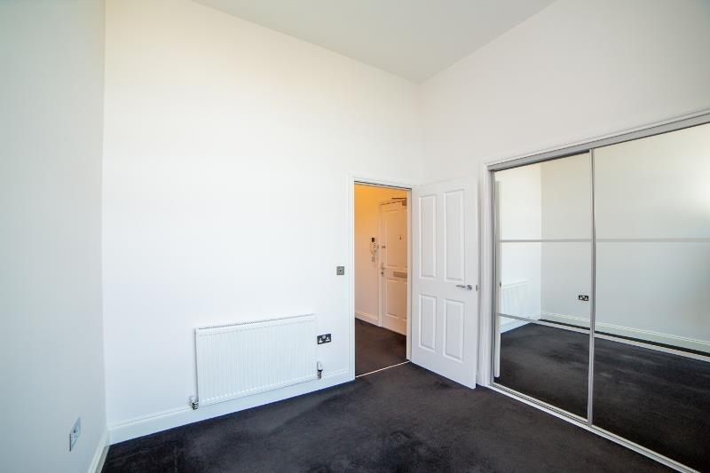 76 Robertson Drive 2 (800x533).jpg