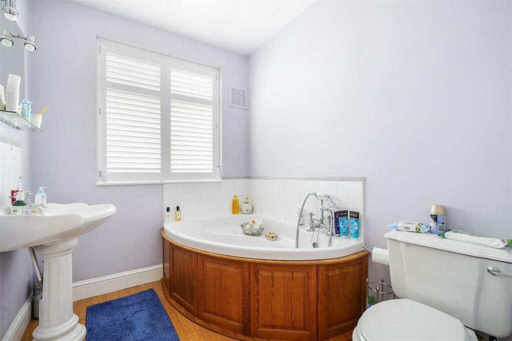1 St. Andrews Close - HZ28xy5BndRwWRoDt97y.jpg