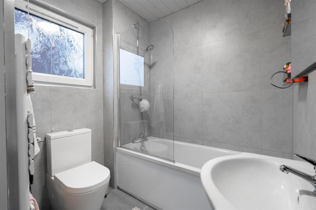 bathroom-3.jpg