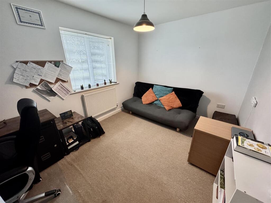 Office/Bedroom 5
