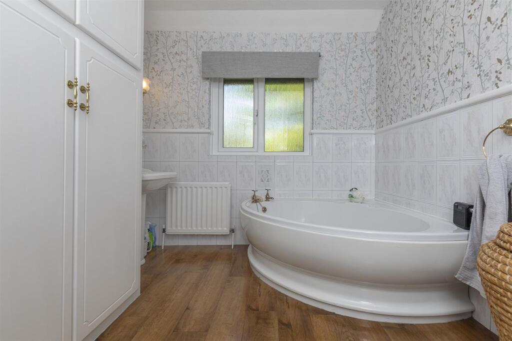 Bramleys Estate Agents - Le Marchant Avenue - Lind