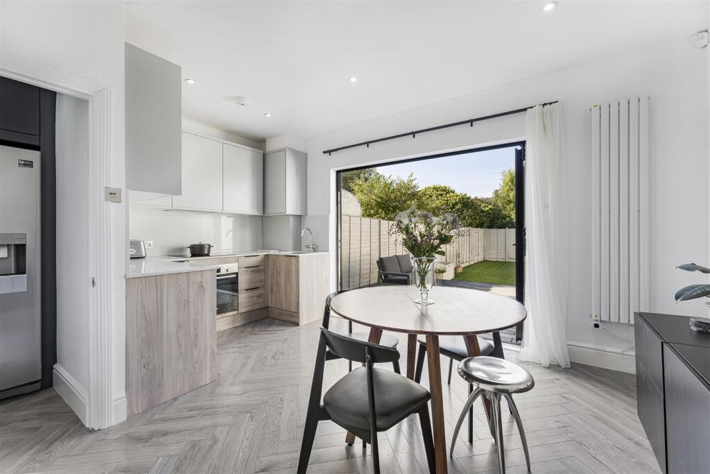 Kitchen &amp; Dining