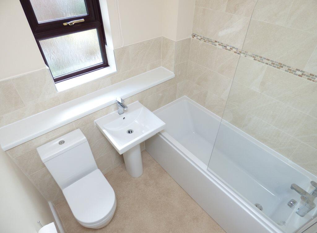 Langham Drive, bathr