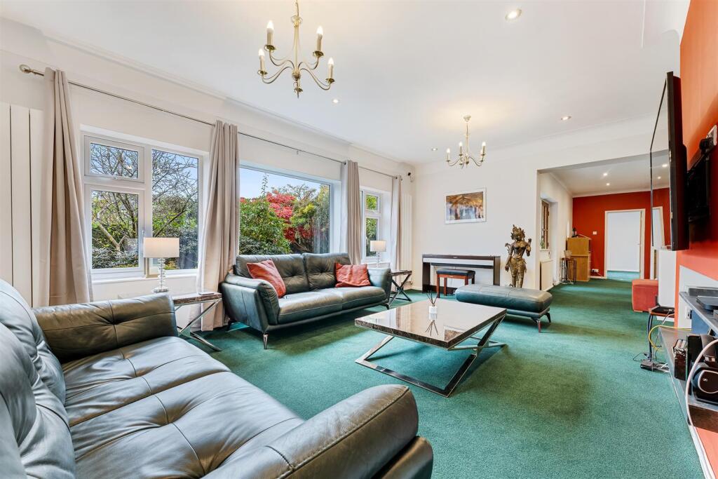 Lounge 2