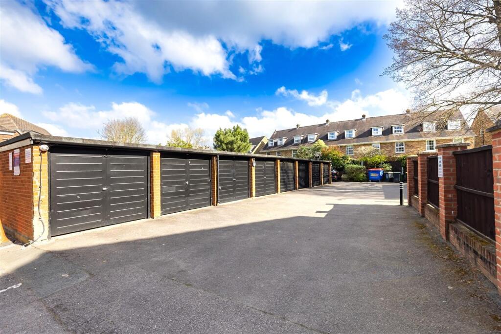 33 Pine View (31).jpg