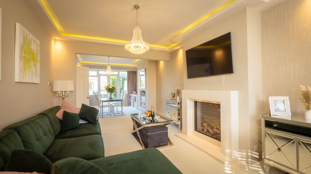 Lounge / dining room