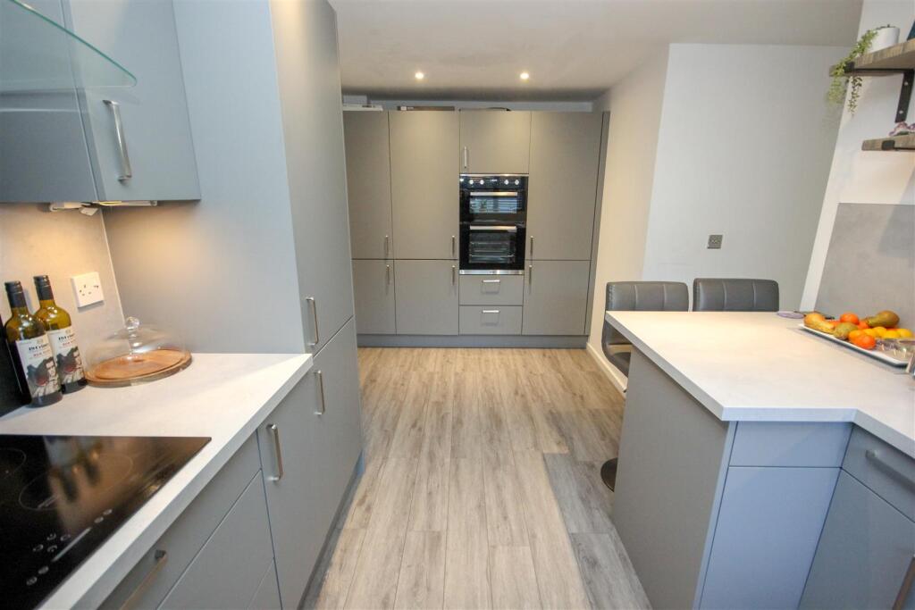 Kitchen..jpg