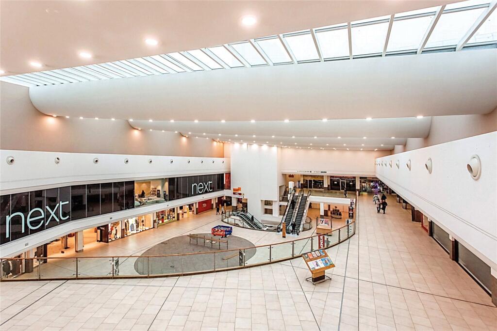 Victoria Plaza